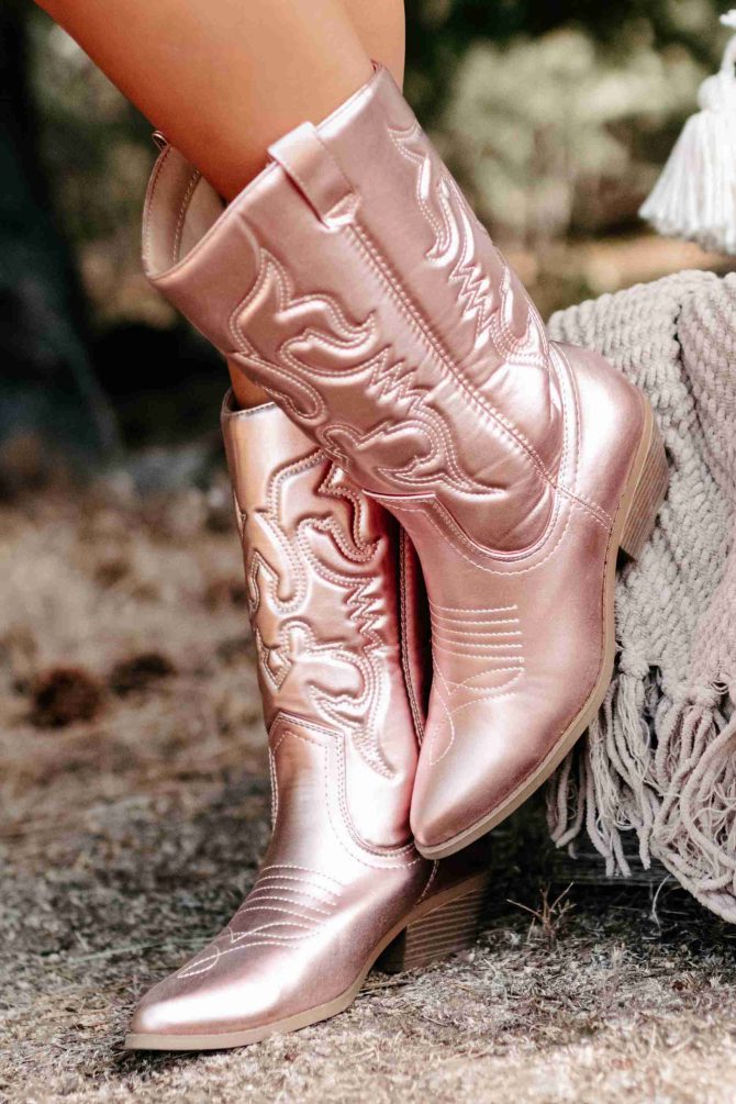 Buckle Babe Metallic Western Boots (Light Pink Metallic) · NanaMacs