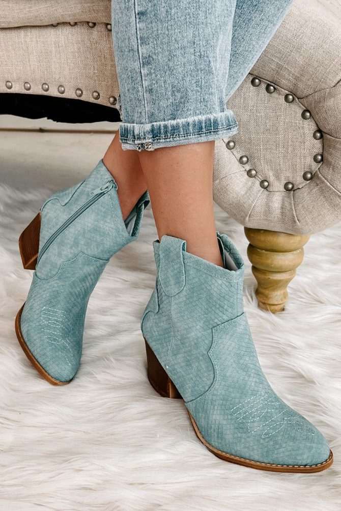 Deceiving Looks Chinese Laundry Faux Leather Snake Print Booties (Ligh · NanaMacs - Image 3