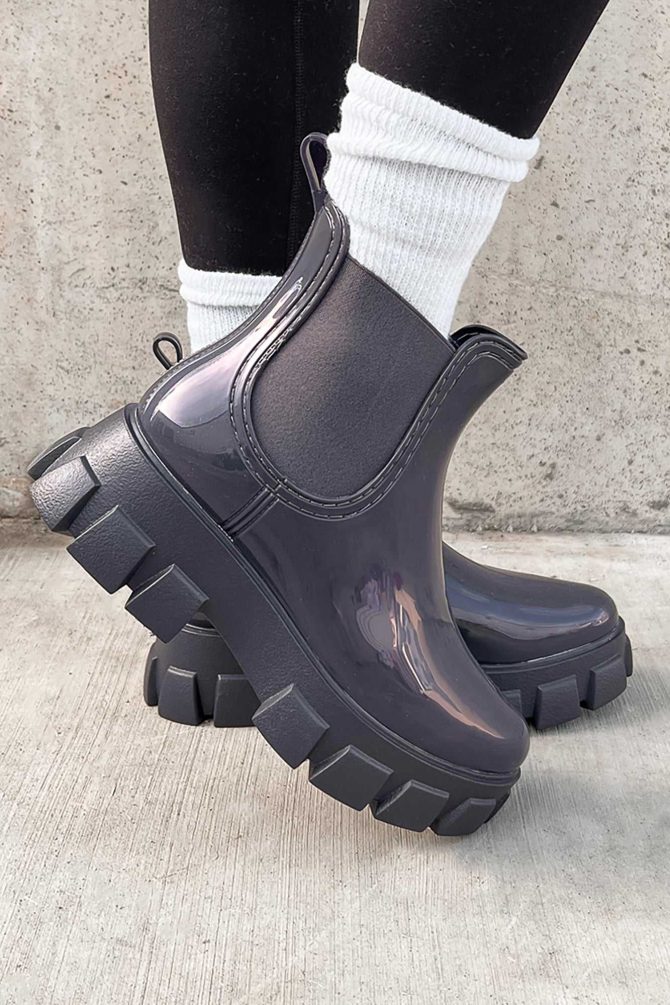Doorbuster Walking In The Rain Lug Sole Chelsea Rain Boots (Grey Paten · NanaMacs - Image 4