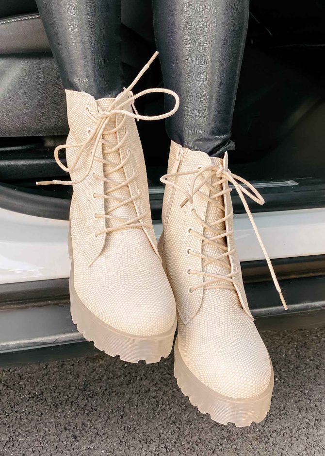 Croc Lock & Drop It Croc Clear Sole Combat Boots (Natural) · NanaMacs - Image 4