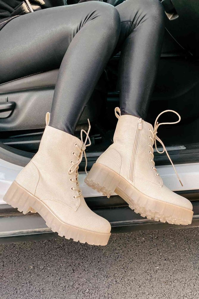 Croc Lock & Drop It Croc Clear Sole Combat Boots (Natural) · NanaMacs - Image 3
