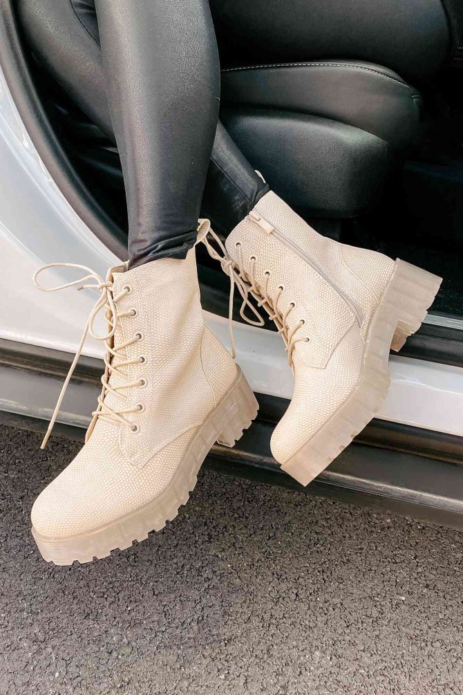 Croc Lock & Drop It Croc Clear Sole Combat Boots (Natural) · NanaMacs - Image 2