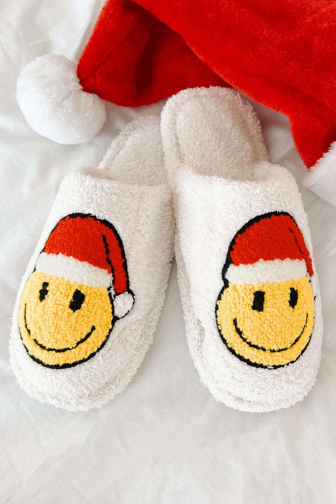 Jolly For The Holidays Fuzzy Santa Smile Slippers (White/Santa) · NanaMacs