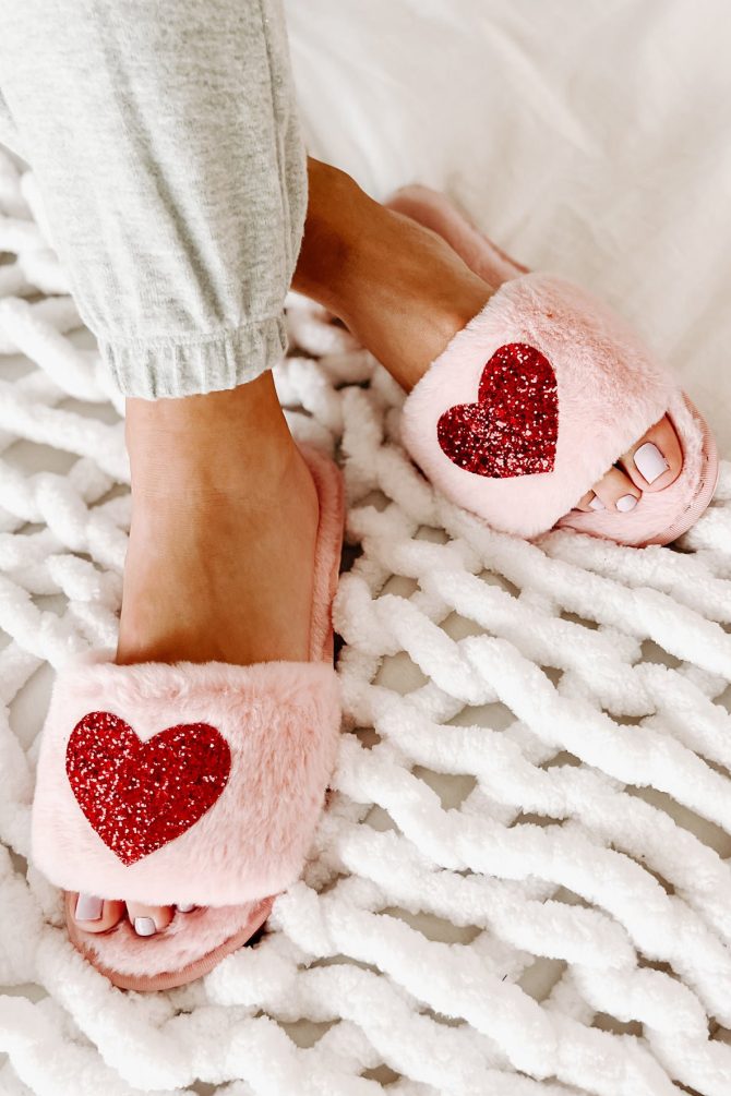 Sunday Snuggles Faux Fur Slide Slippers (Pink) · NanaMacs